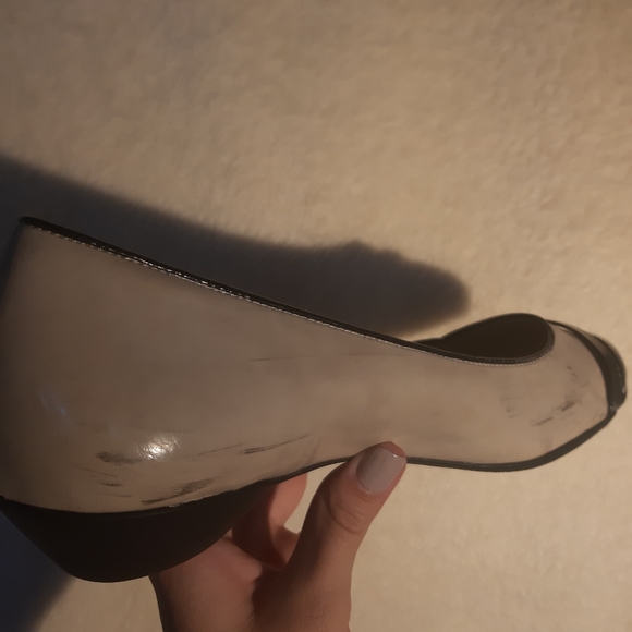 Naturalizer beige and black flats with gold strap - Picture 13 of 14